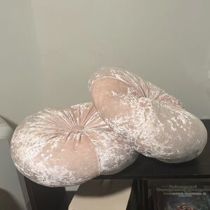 Set of 2 Round Crushed Velvet Throw Pillows - Blush